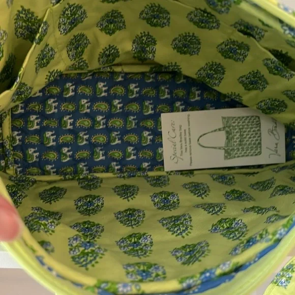 NWOT Vera Bradley shoulder tote in citrus - Picture 3 of 3